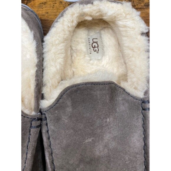 Ugg Men\'s Size 12 Taupe Suede Shearling Lined Slippers House Shoes Casual Comfy main image 12
